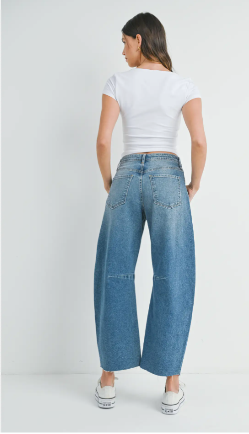 Seamed barrel jeans